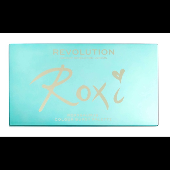 2 piece Makeup Revolution make-up bundle - Picture 8 of 8